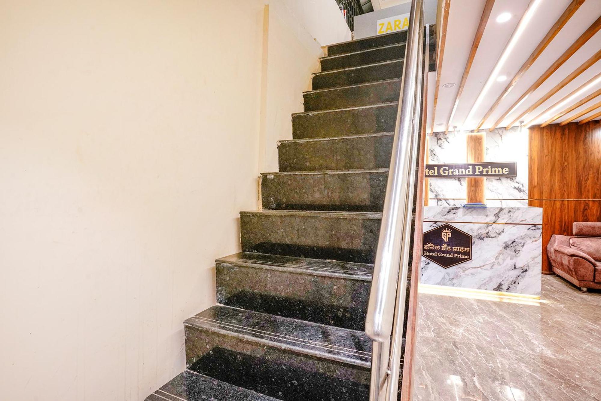 Fabhotel Grand Prime Nr Nesco Hotel Mumbai Dış mekan fotoğraf
