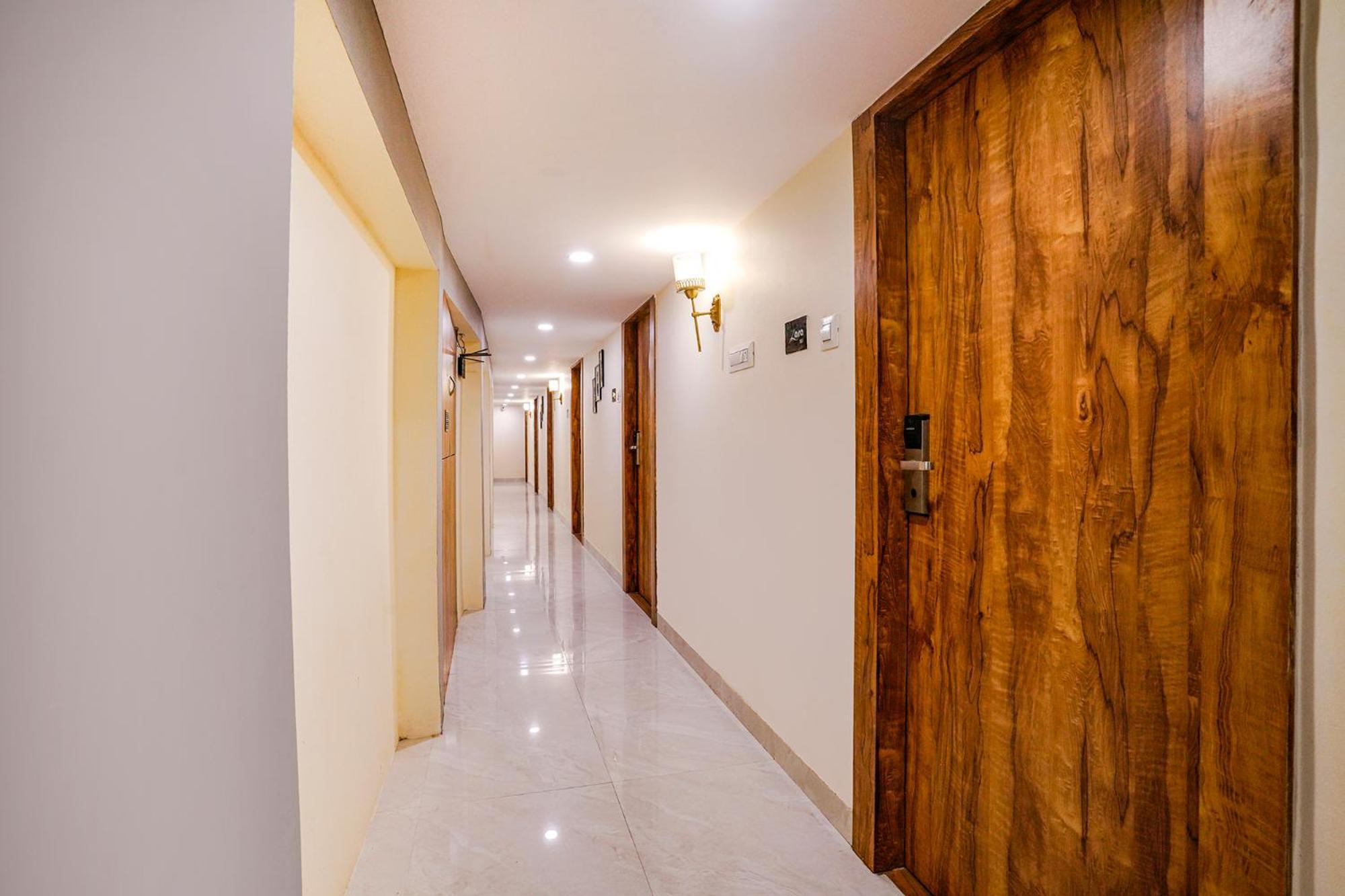 Fabhotel Grand Prime Nr Nesco Hotel Mumbai Dış mekan fotoğraf